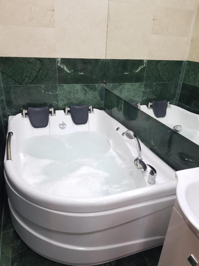 Spa Mega Mall Monza National Arena Bucureşti Ngoại thất bức ảnh