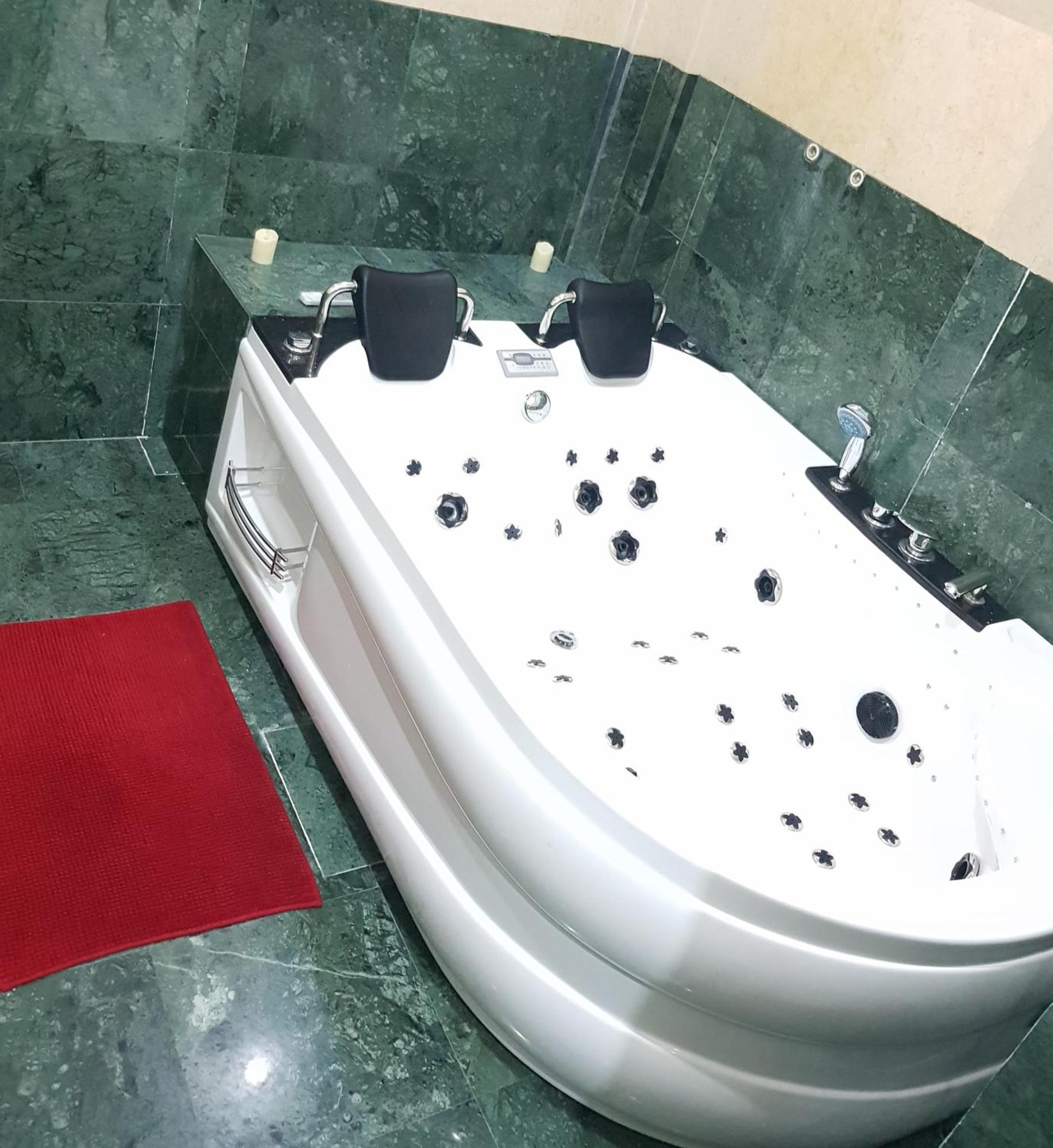 Spa Mega Mall Monza National Arena Bucureşti Phòng bức ảnh
